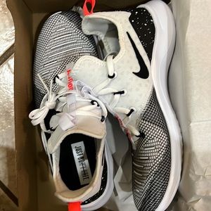 Nike Free trainer tennis shoes